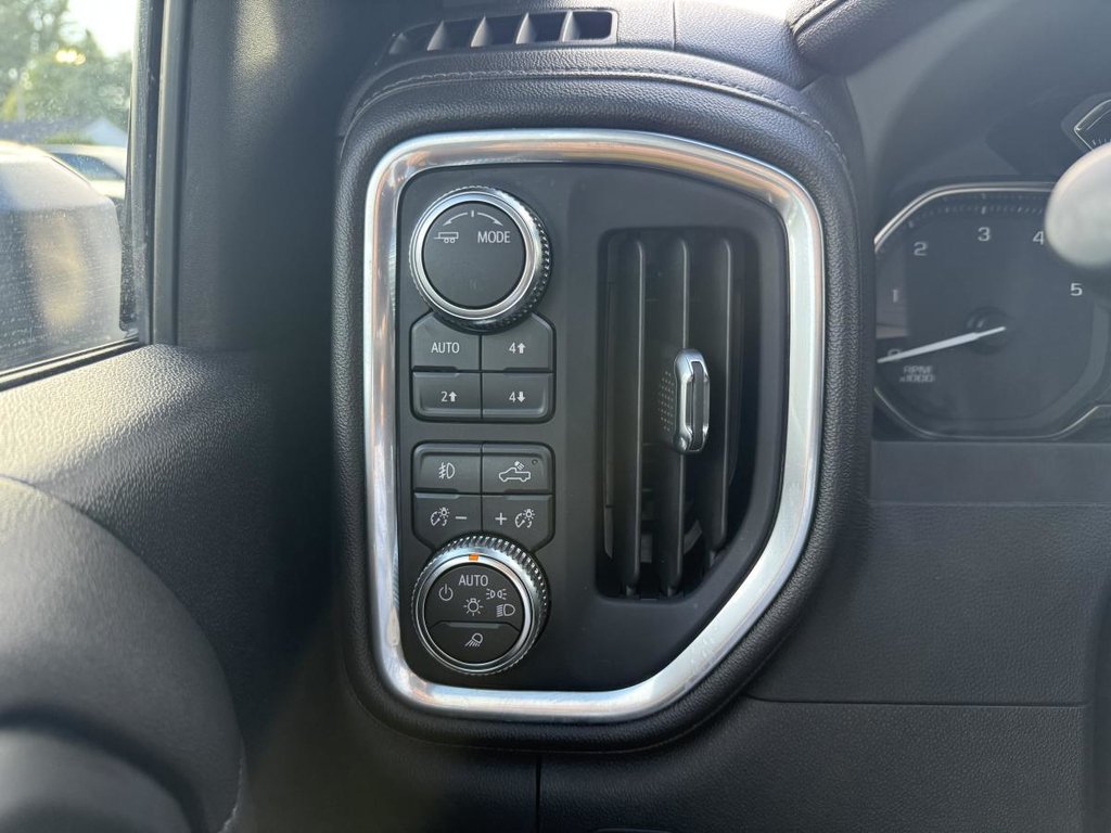 GMC Sierra 3500 HD 4x4 SLT Crew Cab SRW V8 6.6L Diesel 6.6ft 2022 à Québec, Québec - 12 - w1024h768px