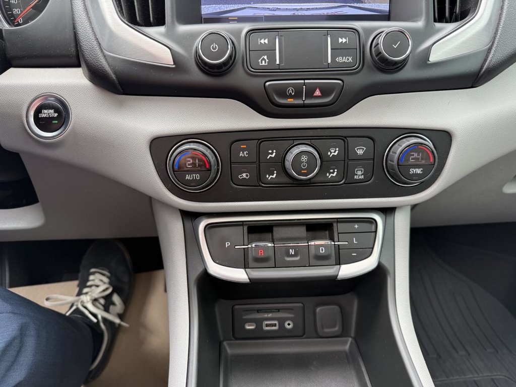 2022 GMC Terrain SLT AWD in Quebec, Quebec - 17 - w1024h768px