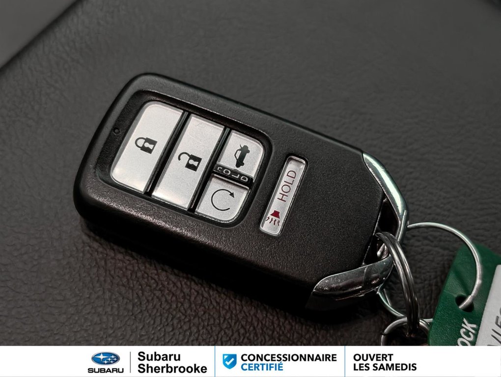 2022 Honda Accord Sedan Touring CVT in Sherbrooke, Quebec - 19 - w1024h768px