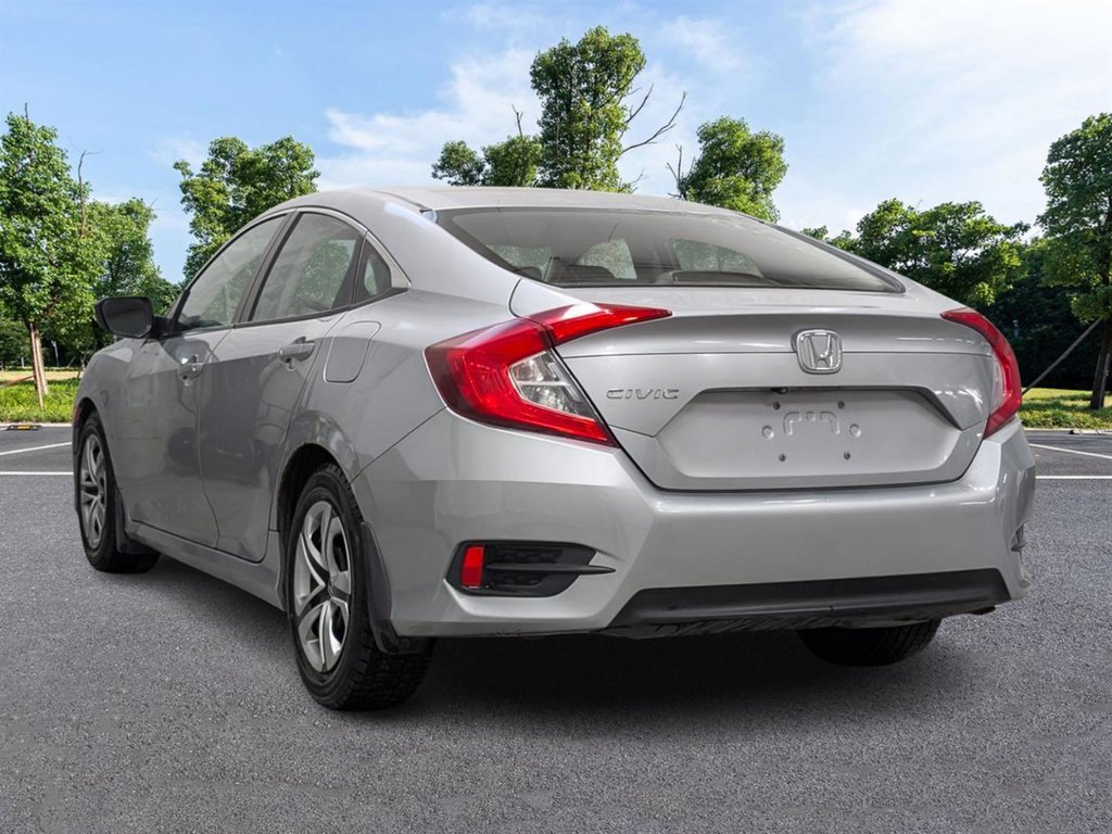 2017 Honda Berline Civic 4 portes LX in Sherbrooke, Quebec - 3 - w1024h768px