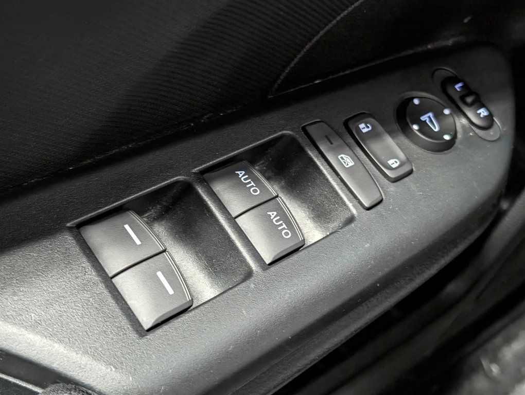 2017 Honda Berline Civic 4 portes LX in Sherbrooke, Quebec - 15 - w1024h768px