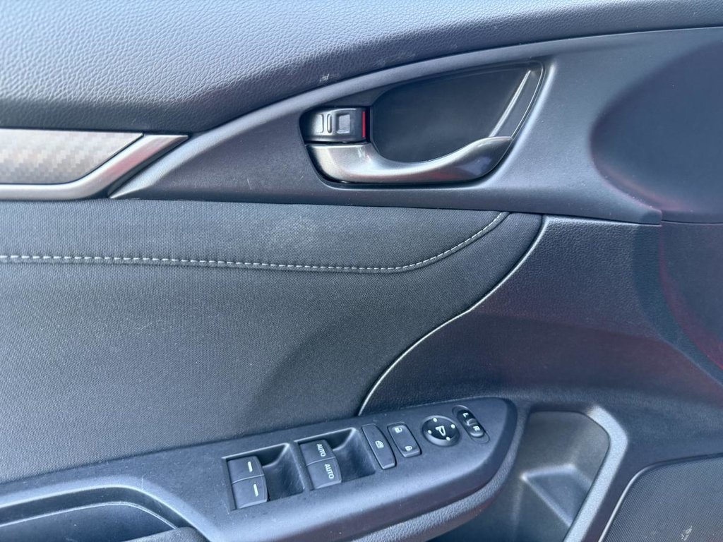 Honda Civic Sport Hatchback 2017 à Québec, Québec - 9 - w1024h768px