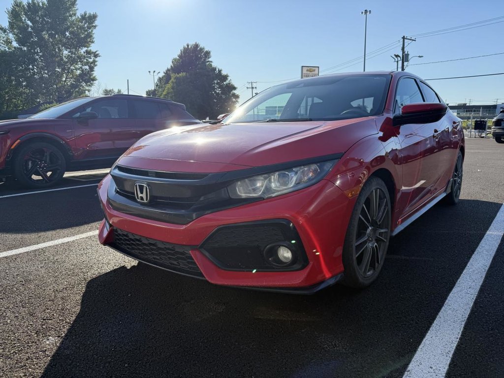 2017 Honda Civic HBK in Quebec, Quebec - 1 - w1024h768px