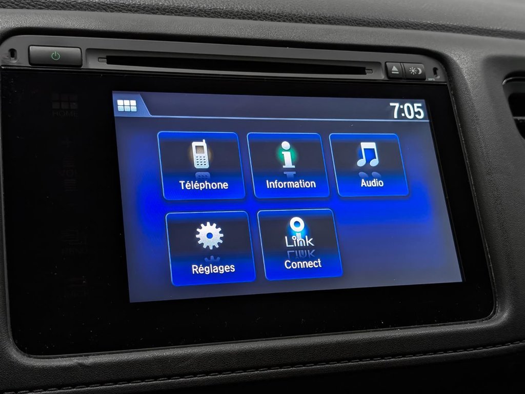 2016 Honda HR-V 4WD LX in Sherbrooke, Quebec - 10 - w1024h768px