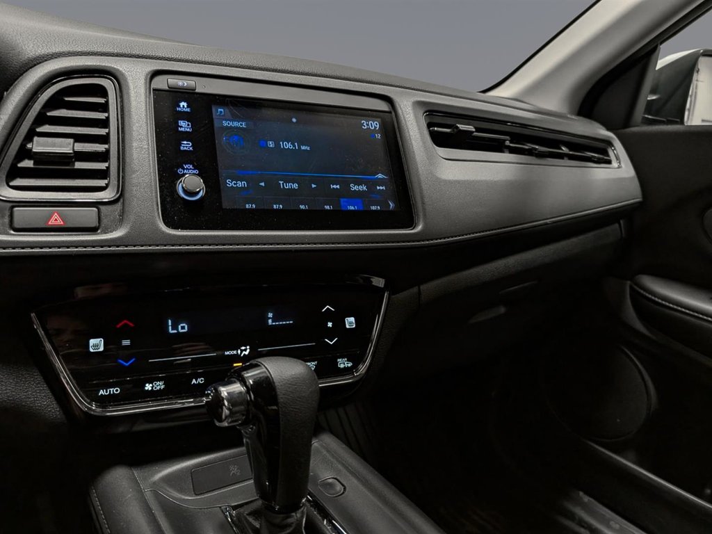 2021 Honda HR-V LX 2WD in Sherbrooke, Quebec - 9 - w1024h768px