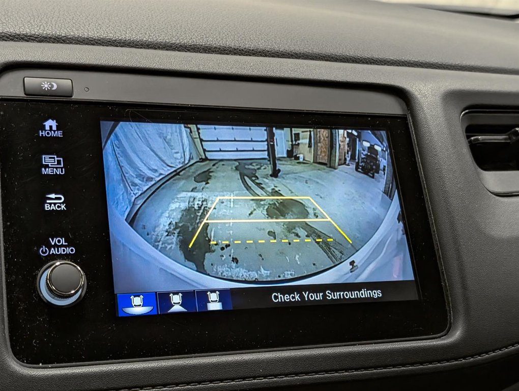 2021 Honda HR-V LX 2WD in Sherbrooke, Quebec - 11 - w1024h768px