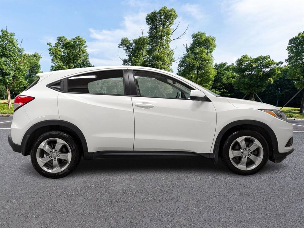 2021 Honda HR-V LX 2WD in Sherbrooke, Quebec - 5 - w1024h768px