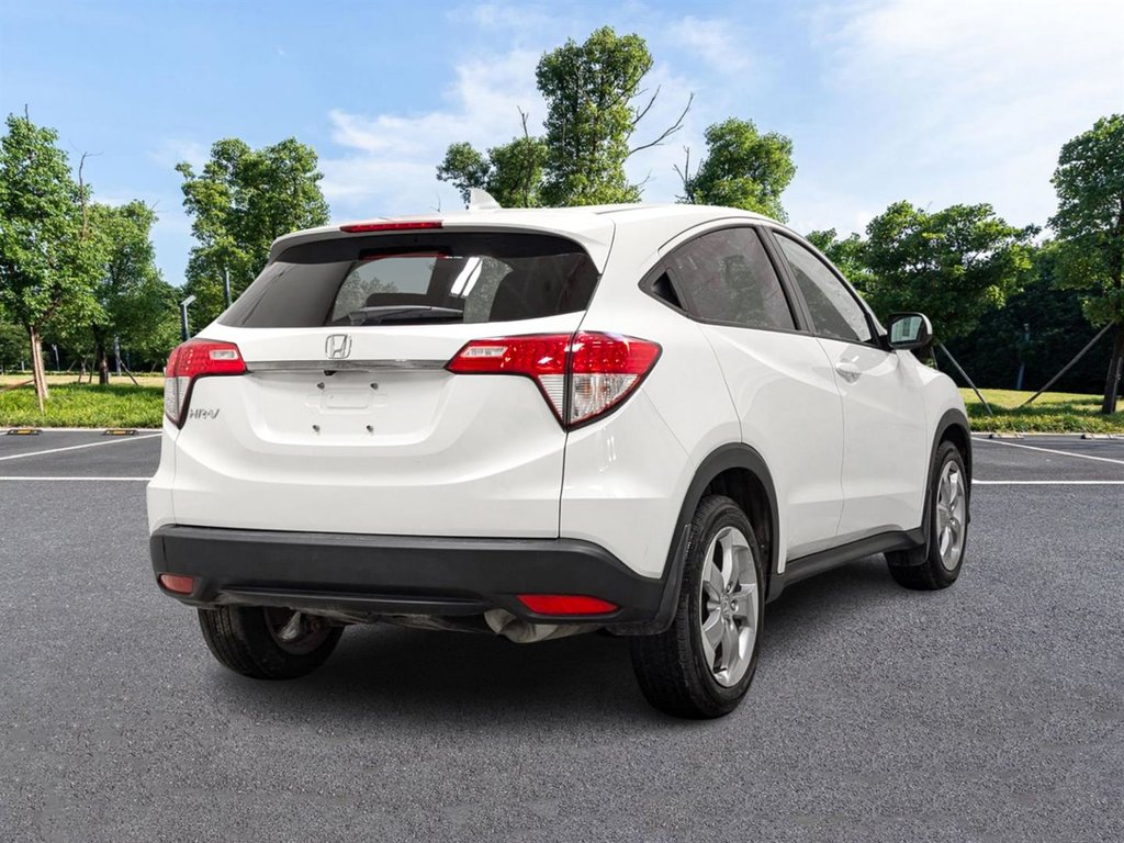 2021 Honda HR-V LX 2WD in Sherbrooke, Quebec - 4 - w1024h768px