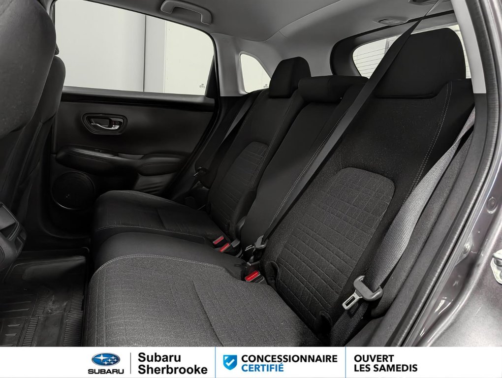 2023 Honda HR-V LX/AWD in Sherbrooke, Quebec - 9 - w1024h768px