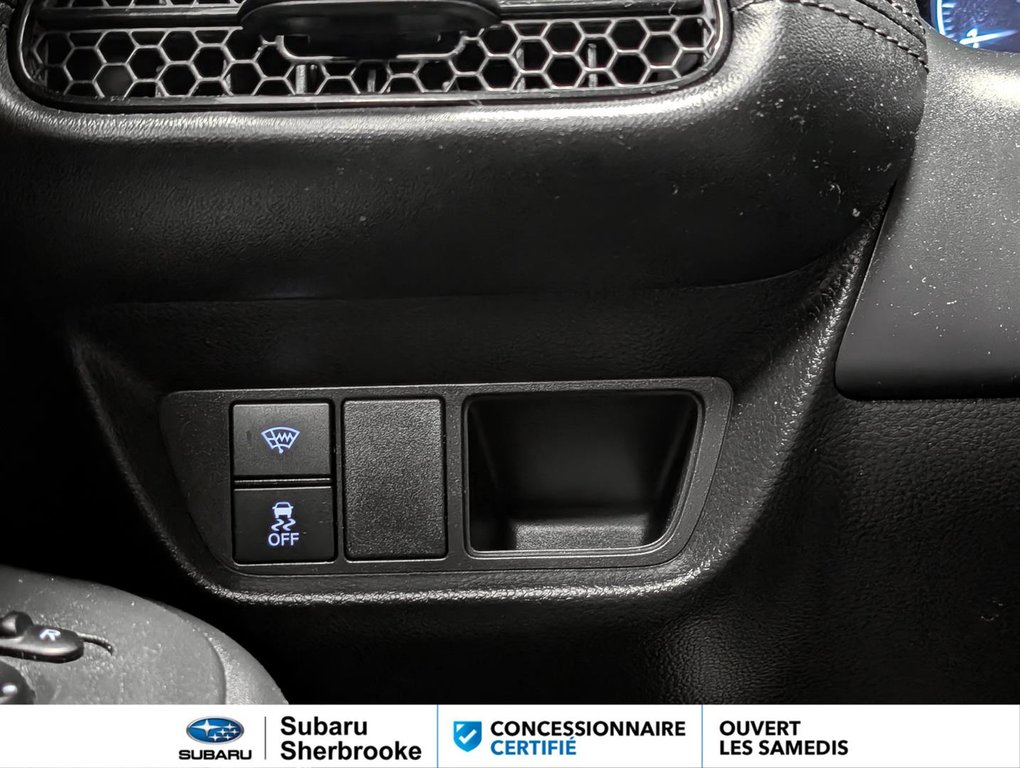 2023 Honda HR-V LX/AWD in Sherbrooke, Quebec - 18 - w1024h768px