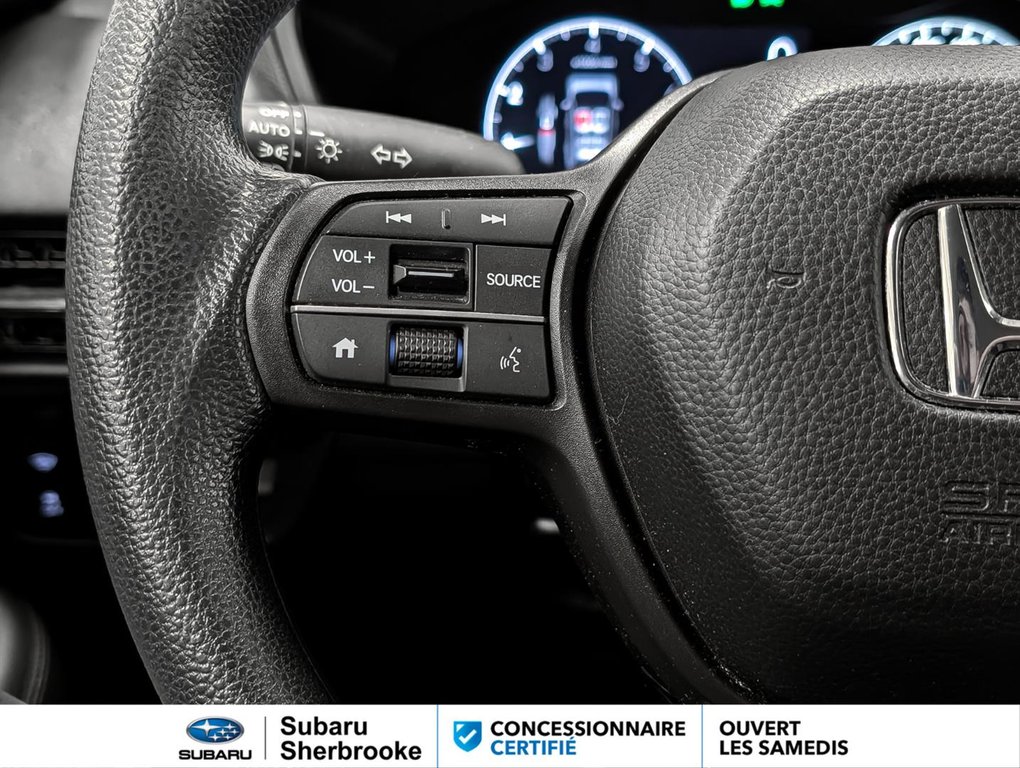 2023 Honda HR-V LX/AWD in Sherbrooke, Quebec - 16 - w1024h768px