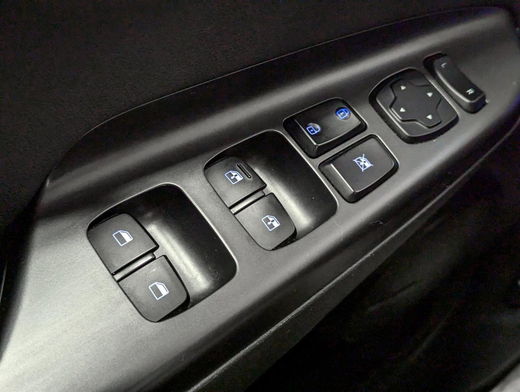2018 Hyundai Kona 2.0L Luxury AWD in Sherbrooke, Quebec - 15 - w1024h768px