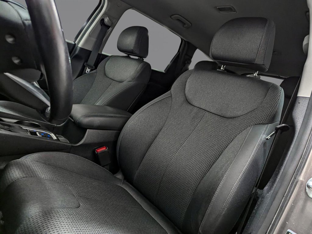2019 Hyundai Santa Fe 2.4L Preferred AWD in Sherbrooke, Quebec - 7 - w1024h768px