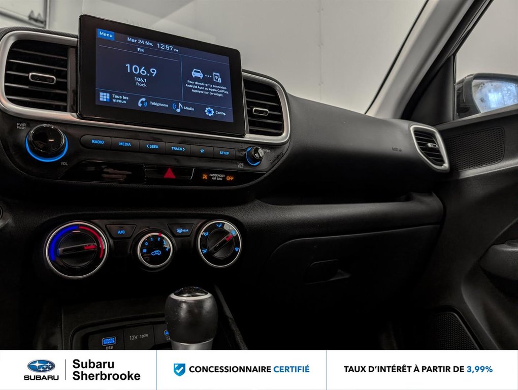 Hyundai Venue Preferred IVT w-Two-Tone 2024 à Sherbrooke, Québec - 9 - w1024h768px