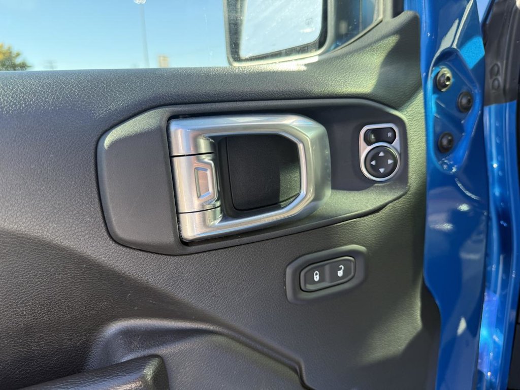 Jeep Gladiator 4x4 Rubicon Automatique Crew Cab V6 3.6L 5ft 2022 à Quebec, Québec - 12 - w1024h768px