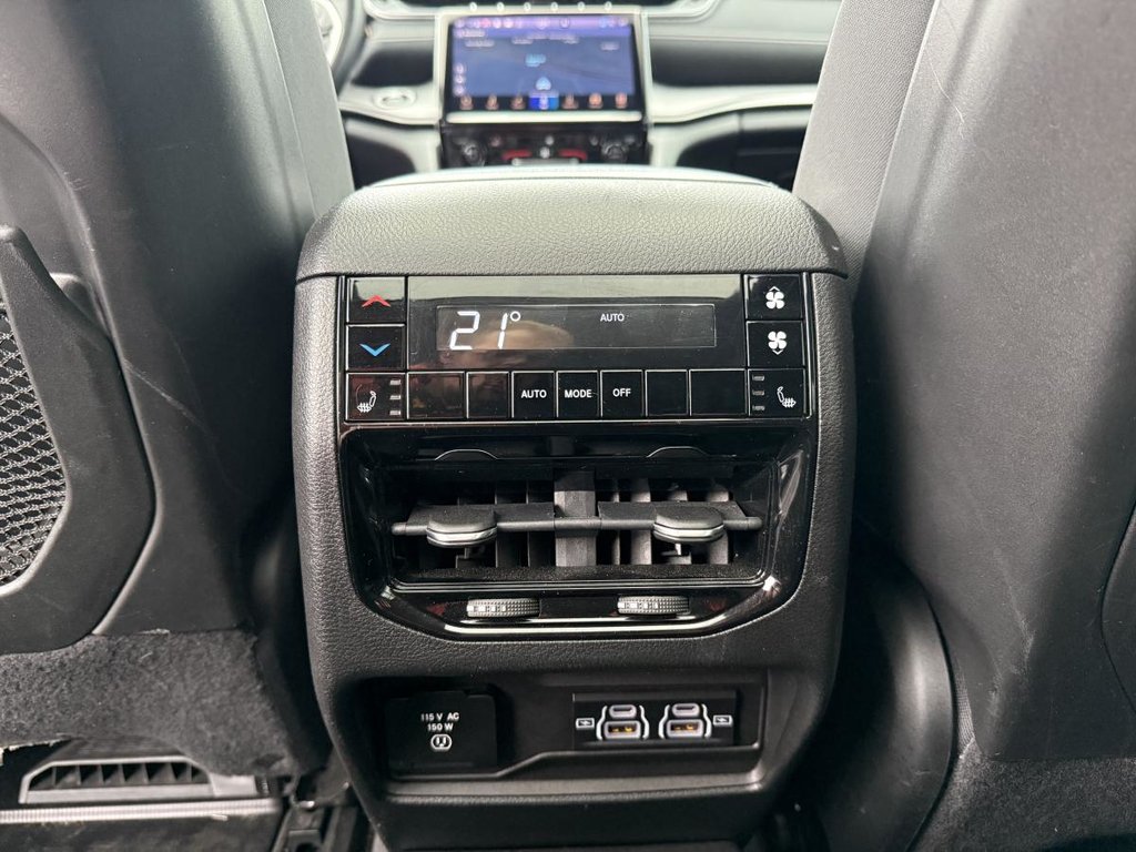 2021 Jeep Grand Cherokee L Limited in Quebec, Quebec - 26 - w1024h768px
