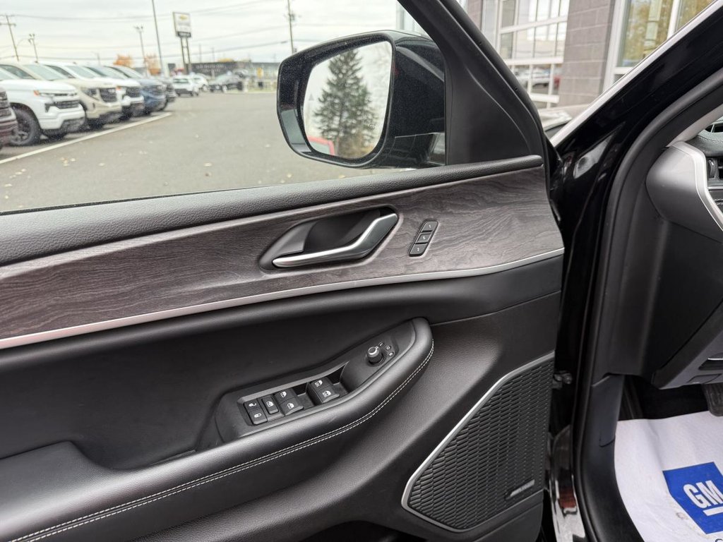 2021 Jeep Grand Cherokee L Limited in Quebec, Quebec - 12 - w1024h768px