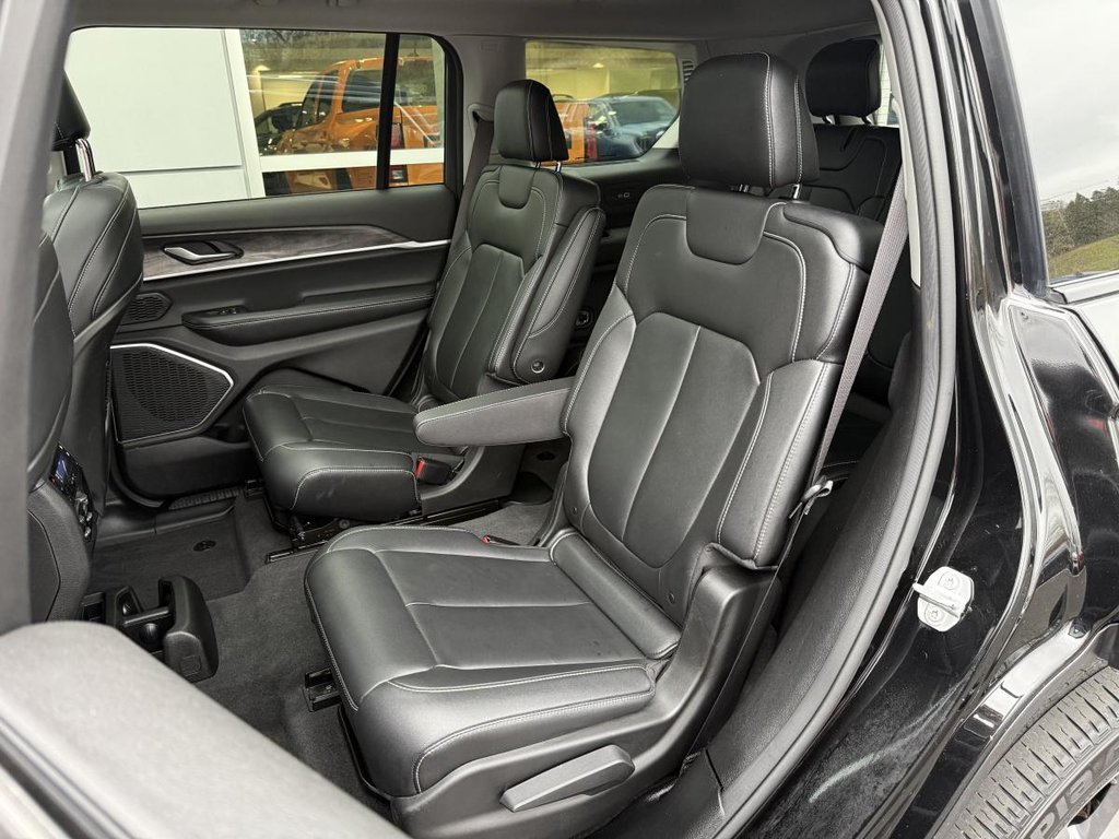 2021 Jeep Grand Cherokee L Limited in Quebec, Quebec - 27 - w1024h768px