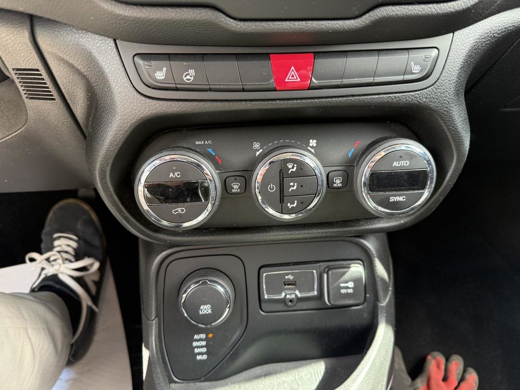 Jeep Renegade 4x4 North 2.4L 2016 à Québec, Québec - 20 - w1024h768px