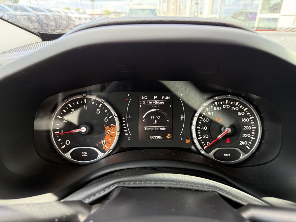 Jeep Renegade 4x4 North 2.4L 2016 à Québec, Québec - 17 - w1024h768px