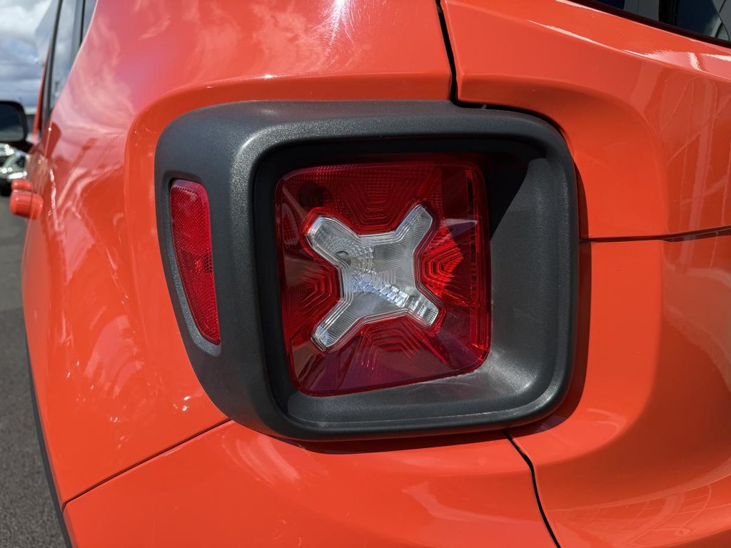 Jeep Renegade 4x4 North 2.4L 2016 à Québec, Québec - 12 - w1024h768px