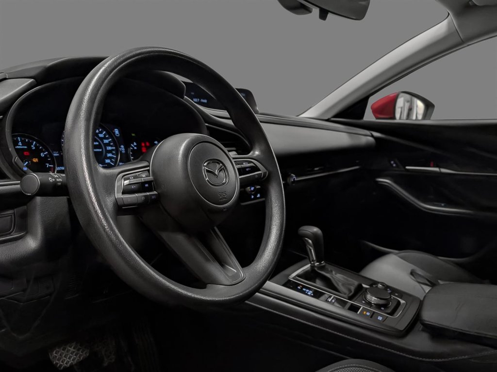 2022 Mazda CX-30 GX AWD in Sherbrooke, Quebec - 7 - w1024h768px