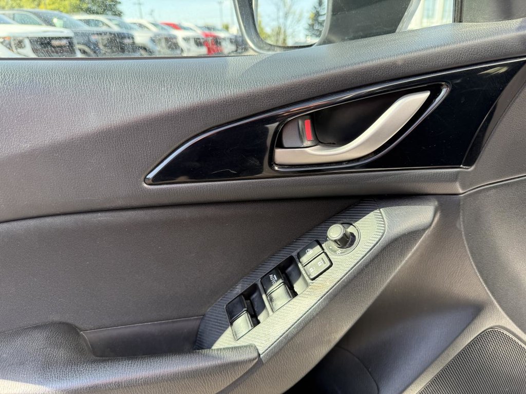 Mazda Mazda3 GX Automatique 2.0L 2015 à Québec, Québec - 11 - w1024h768px