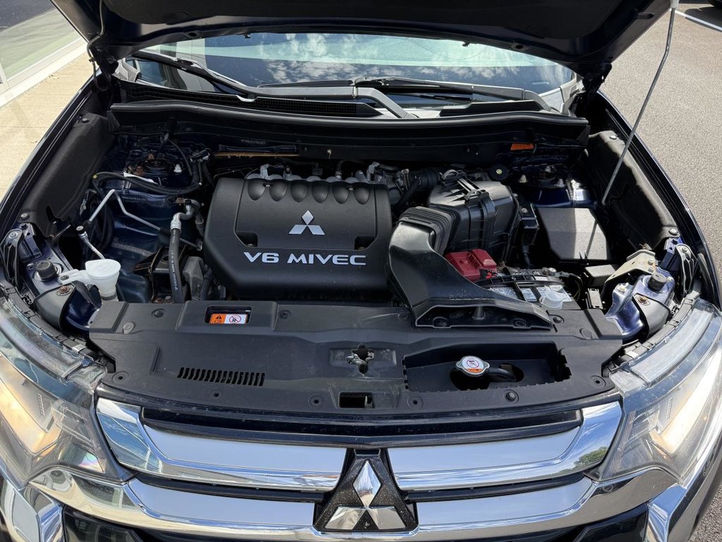 2018 Mitsubishi Outlander SE AWD V6 3.0L 7 PASSAGERS in Quebec, Quebec - 25 - w1024h768px