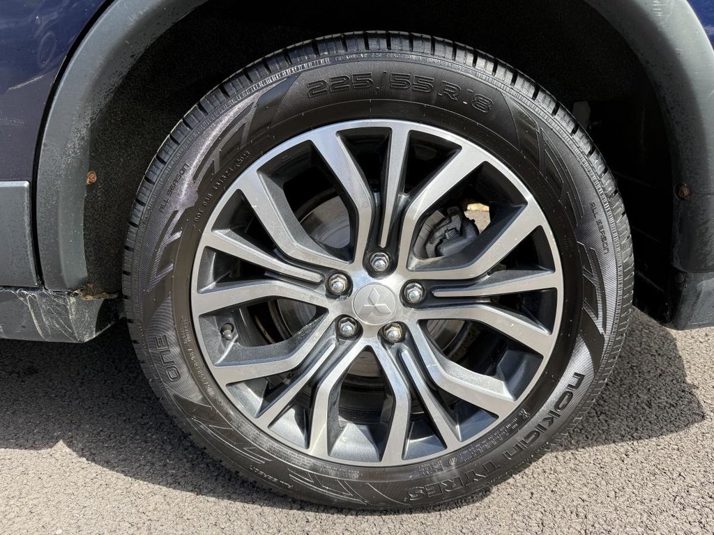 2018 Mitsubishi Outlander SE AWD V6 3.0L 7 PASSAGERS in Quebec, Quebec - 8 - w1024h768px