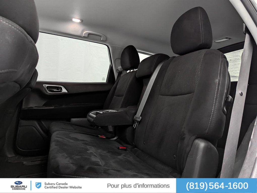 2016 Nissan Pathfinder SV/4WD in Sherbrooke, Quebec - 8 - w1024h768px