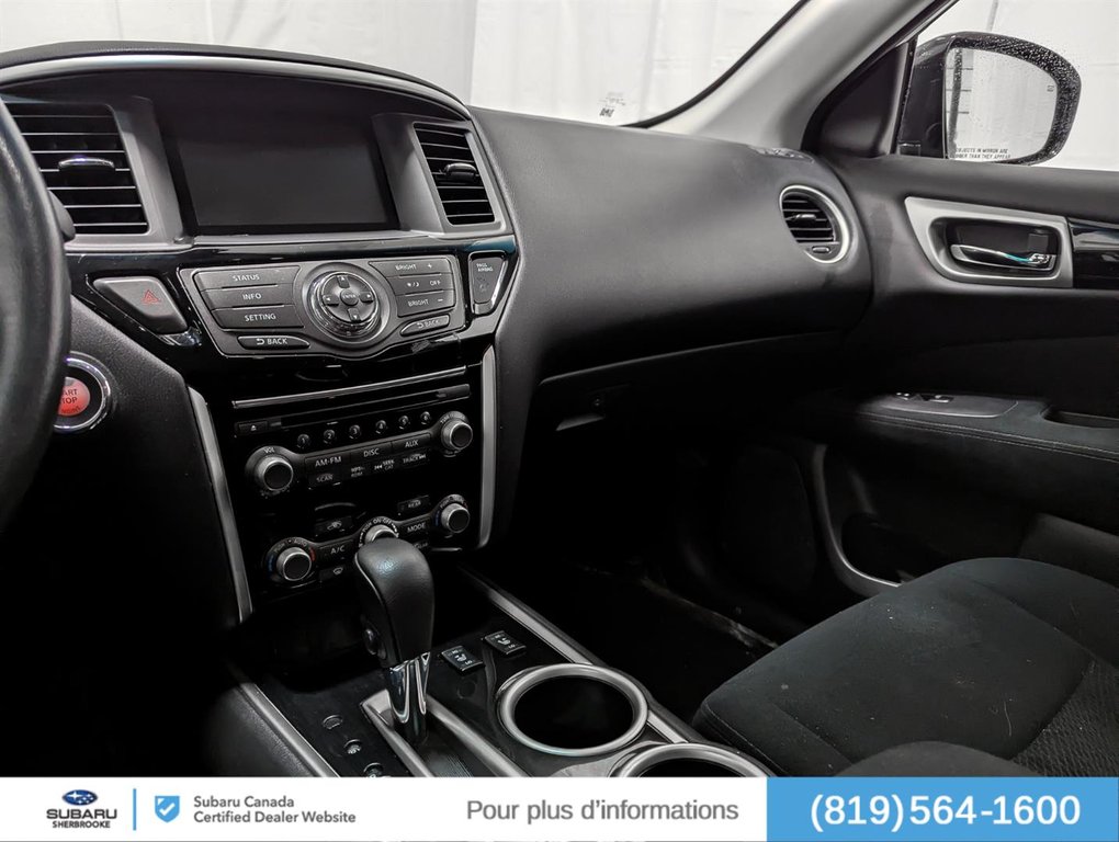 2016 Nissan Pathfinder SV/4WD in Sherbrooke, Quebec - 10 - w1024h768px