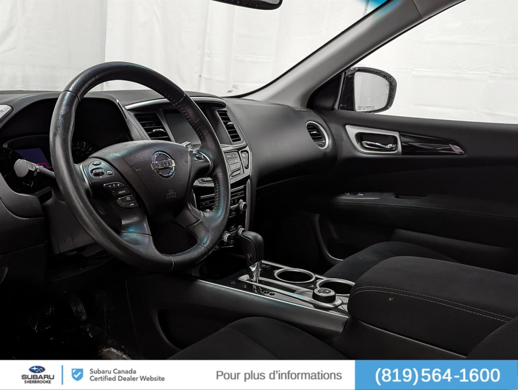 2016 Nissan Pathfinder SV/4WD in Sherbrooke, Quebec - 7 - w1024h768px