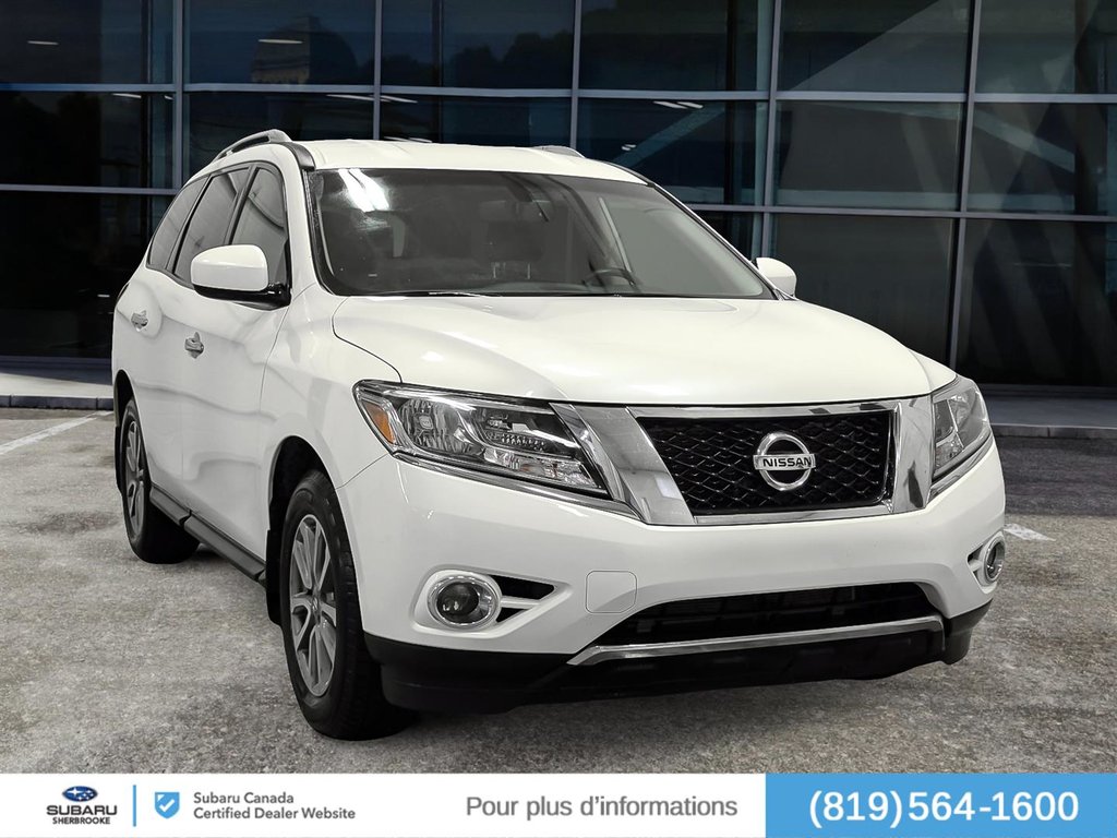 2016 Nissan Pathfinder SV/4WD in Sherbrooke, Quebec - 2 - w1024h768px