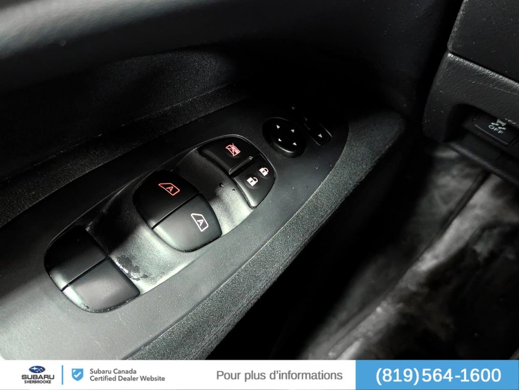 2016 Nissan Pathfinder SV/4WD in Sherbrooke, Quebec - 23 - w1024h768px
