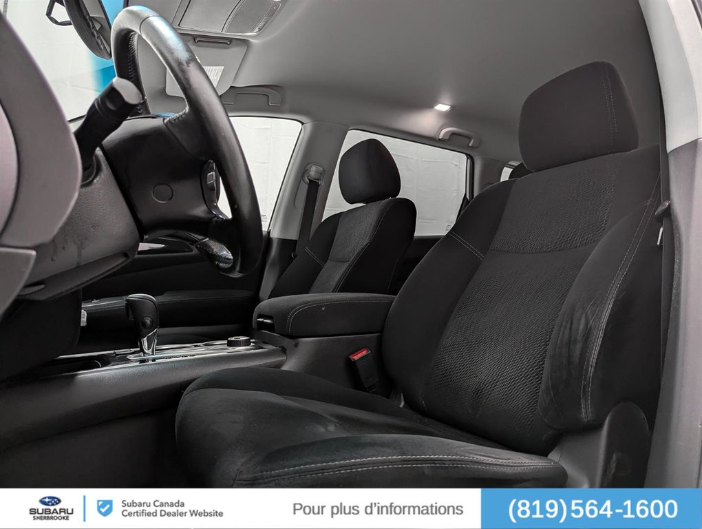 2016 Nissan Pathfinder SV/4WD in Sherbrooke, Quebec - 6 - w1024h768px