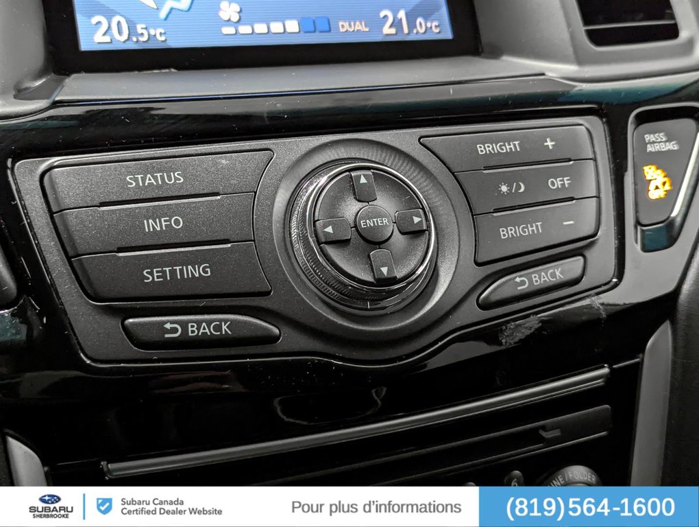 2016 Nissan Pathfinder SV/4WD in Sherbrooke, Quebec - 13 - w1024h768px