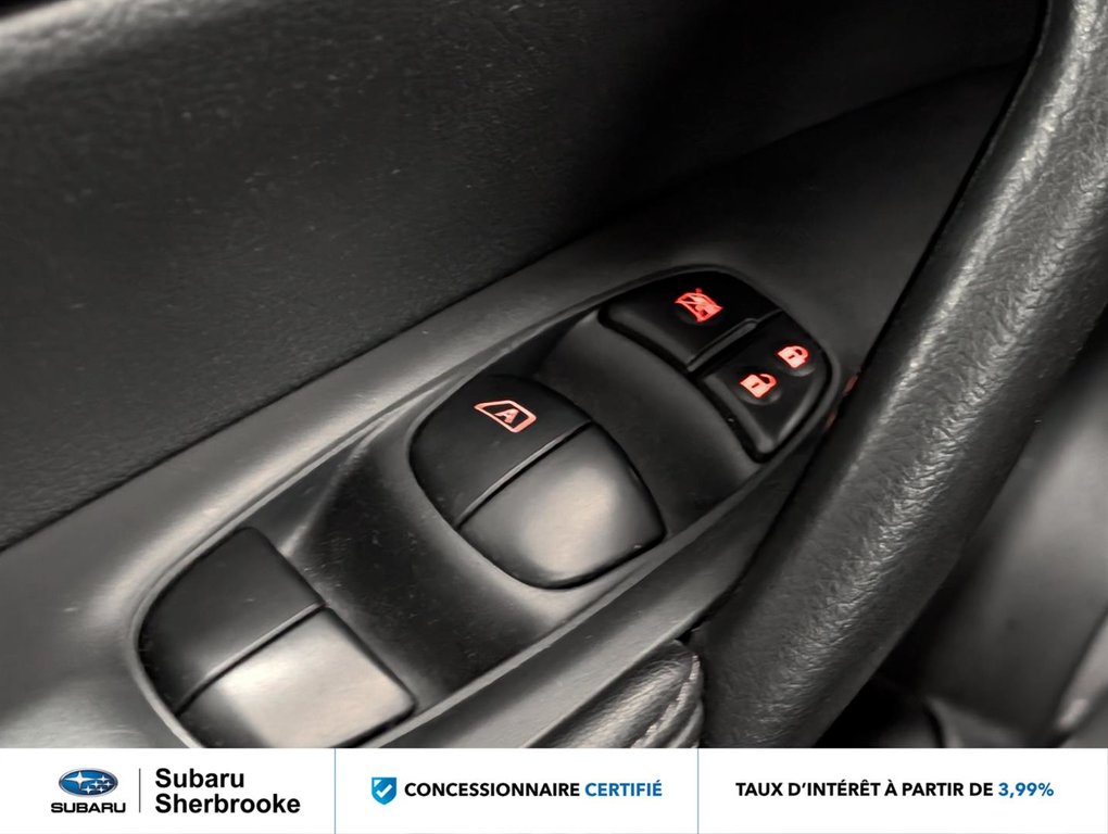 Nissan Rogue AWD 4dr 2017 à Sherbrooke, Québec - 17 - w1024h768px