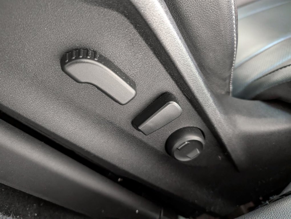 2021 Subaru ASCENT Limited in Sherbrooke, Quebec - 11 - w1024h768px