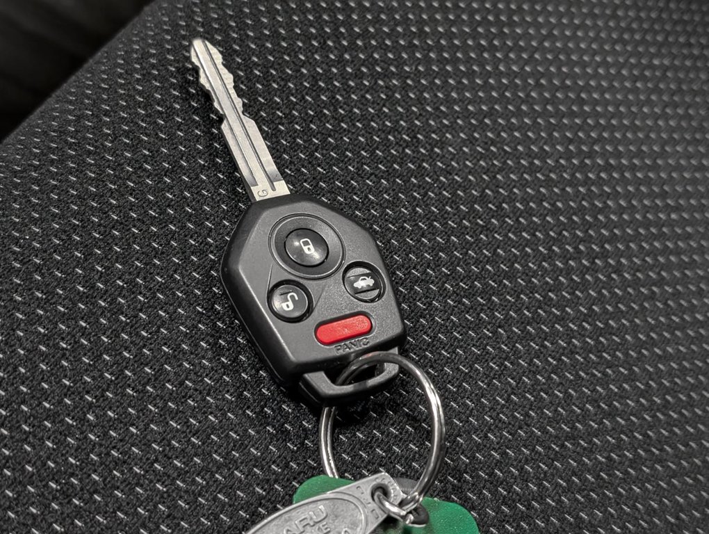 Subaru Impreza Touring hatchback 2.0i 2015 à Sherbrooke, Québec - 17 - w1024h768px