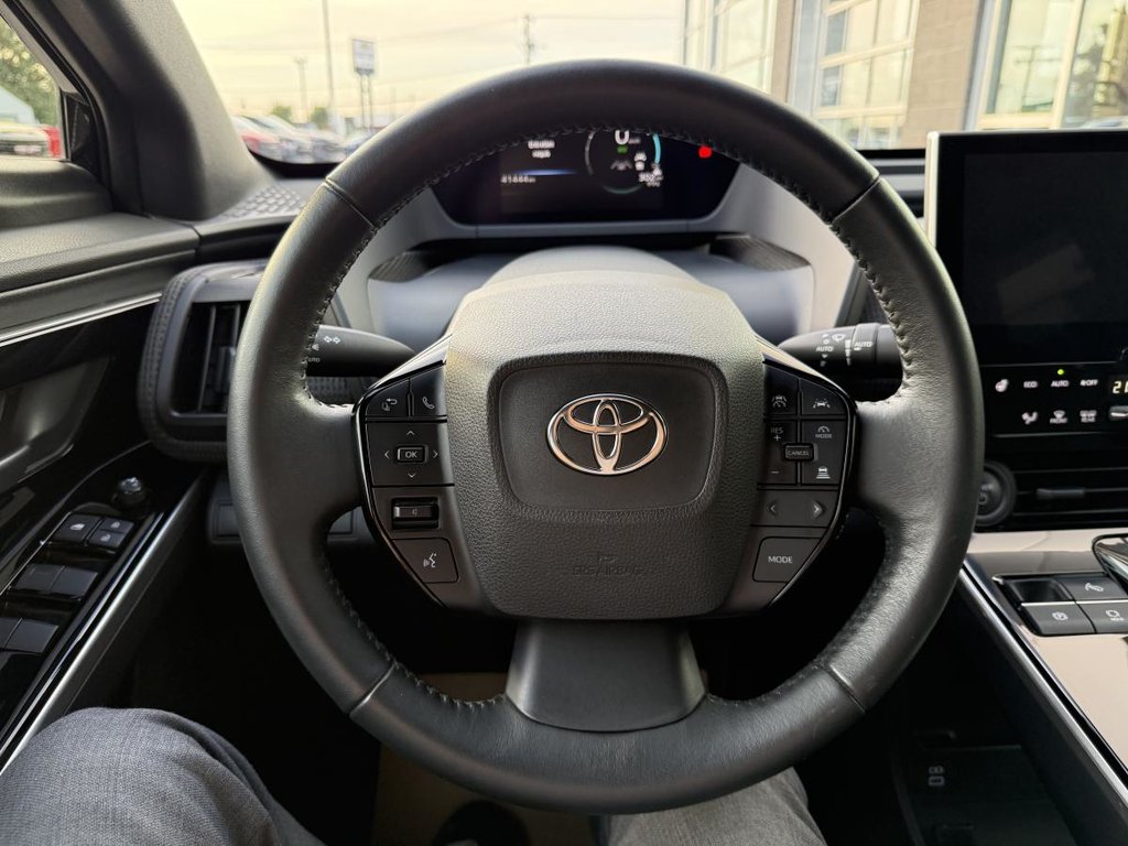 Toyota BZ4X LE FWD 2023 à Quebec, Québec - 13 - w1024h768px