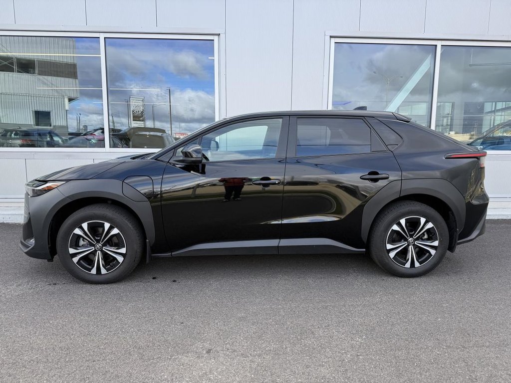 Toyota bZ4X LE FWD 2023 à Québec, Québec - 5 - w1024h768px