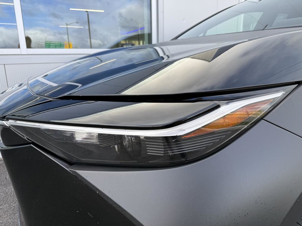 Toyota bZ4X LE FWD 2023 à Québec, Québec - 7 - w1024h768px