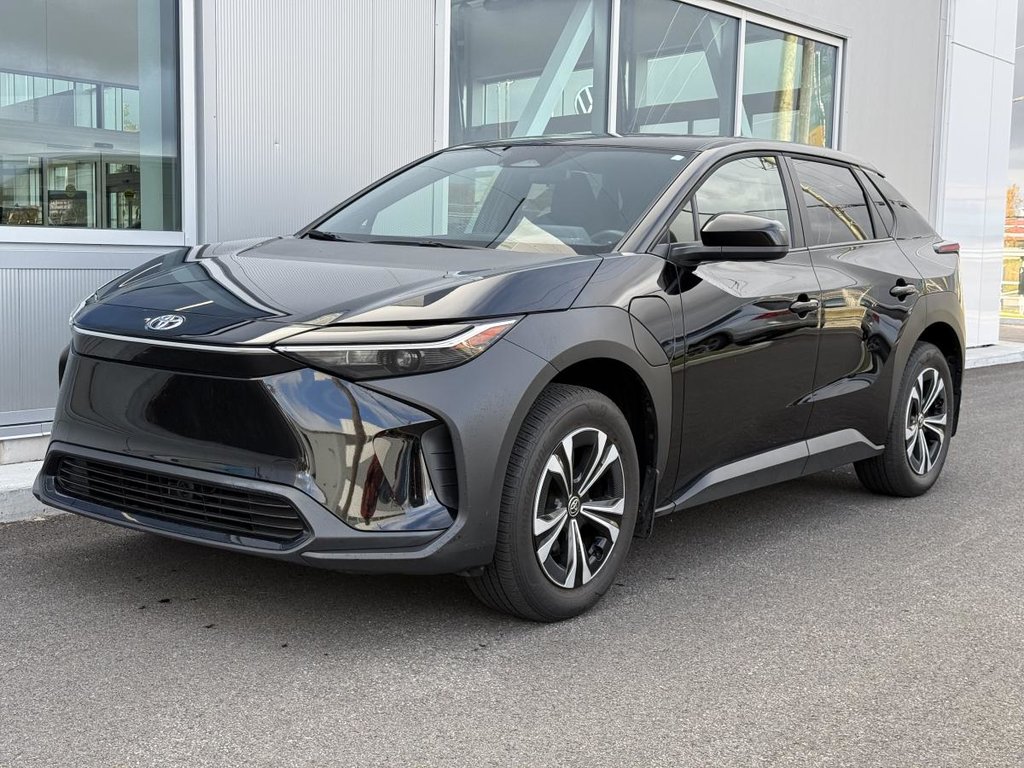 Toyota bZ4X LE FWD 2023 à Québec, Québec - 1 - w1024h768px