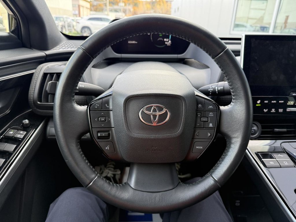 Toyota bZ4X LE FWD 2023 à Québec, Québec - 10 - w1024h768px