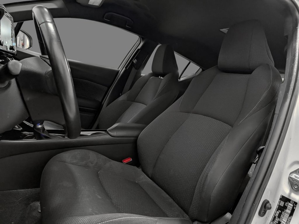 Toyota C-HR XLE 2019 à Sherbrooke, Québec - 7 - w1024h768px