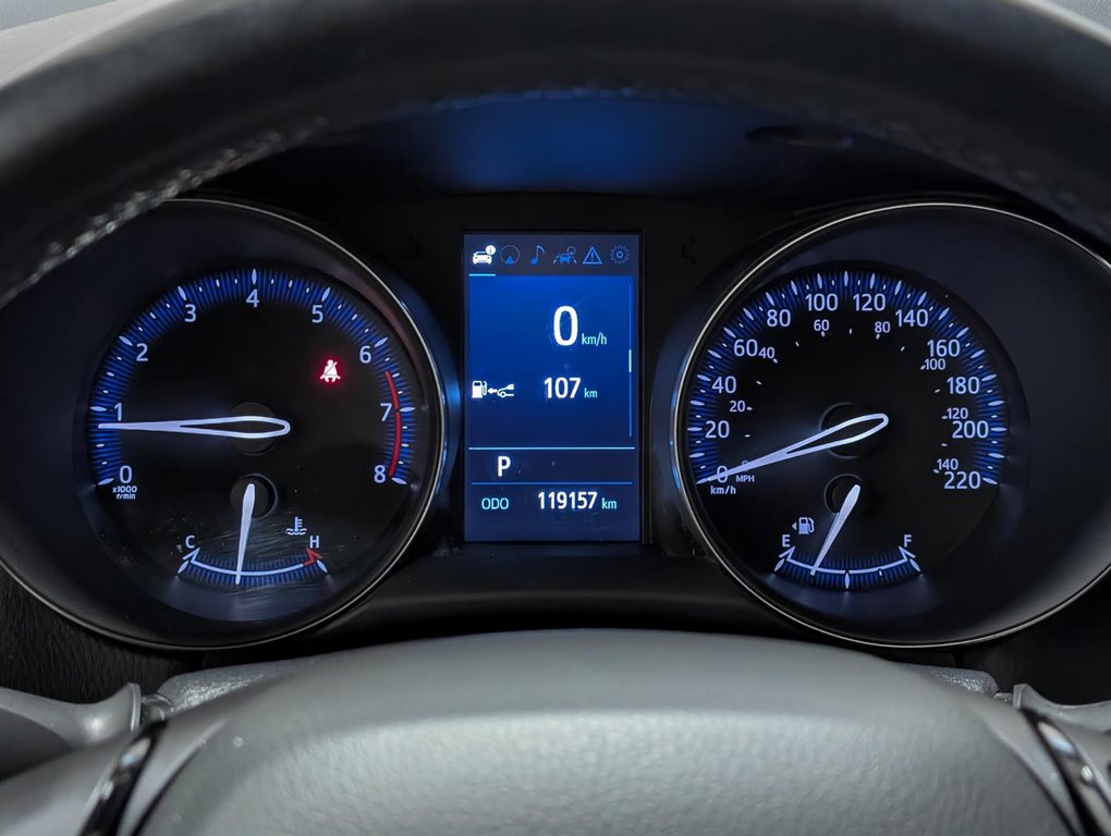 Toyota C-HR XLE 2019 à Sherbrooke, Québec - 16 - w1024h768px