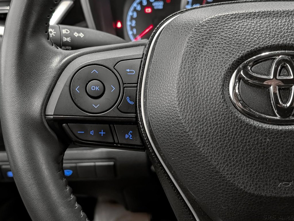 2020 Toyota Corolla Hatchback SE in Sherbrooke, Quebec - 14 - w1024h768px