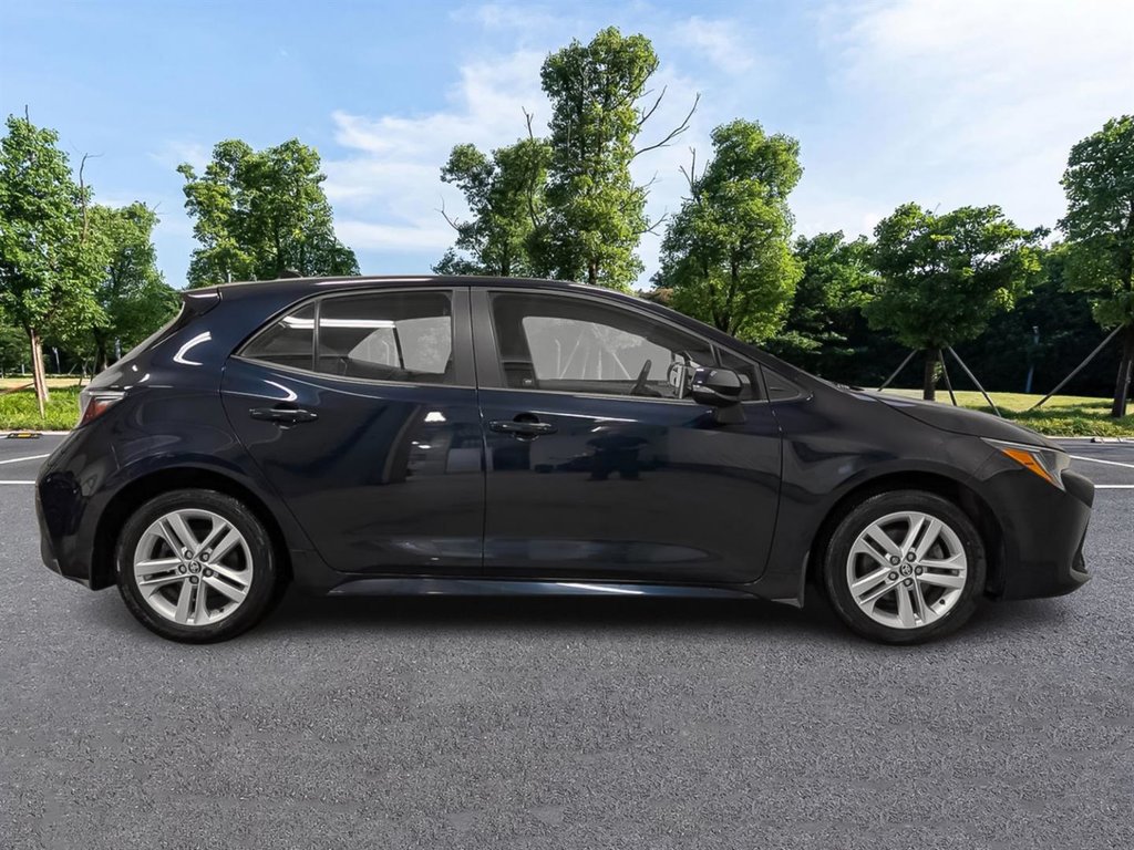 2020 Toyota Corolla Hatchback SE in Sherbrooke, Quebec - 5 - w1024h768px