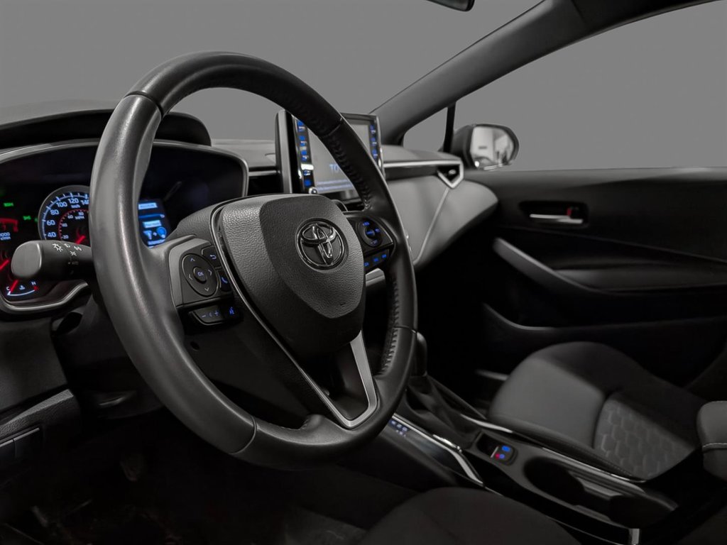 2020 Toyota Corolla Hatchback SE in Sherbrooke, Quebec - 6 - w1024h768px