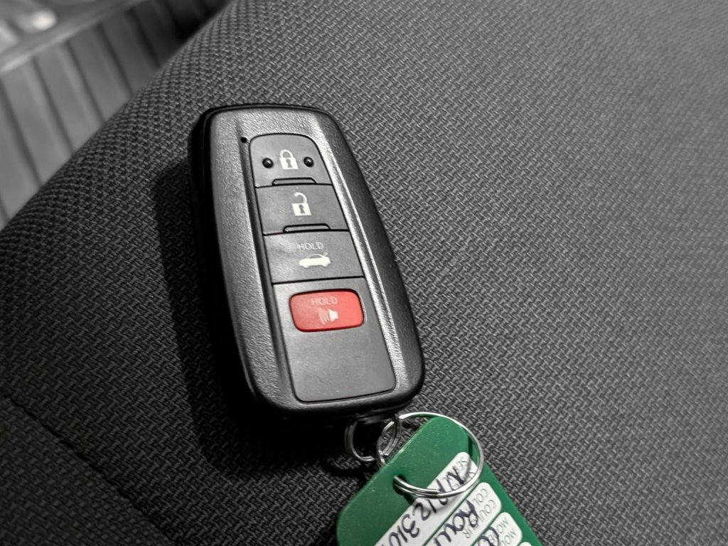 2022 Toyota Corolla SE in Sherbrooke, Quebec - 20 - w1024h768px